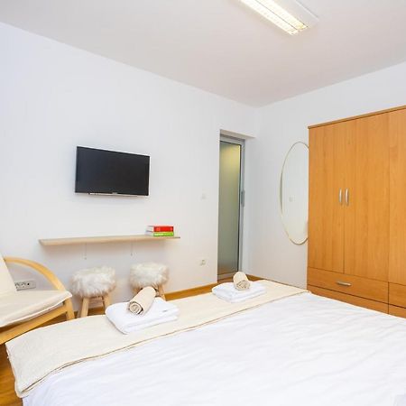ספליט Bella Vista - Cozy Apartments With Easy Check-In And Free Parking מראה חיצוני תמונה