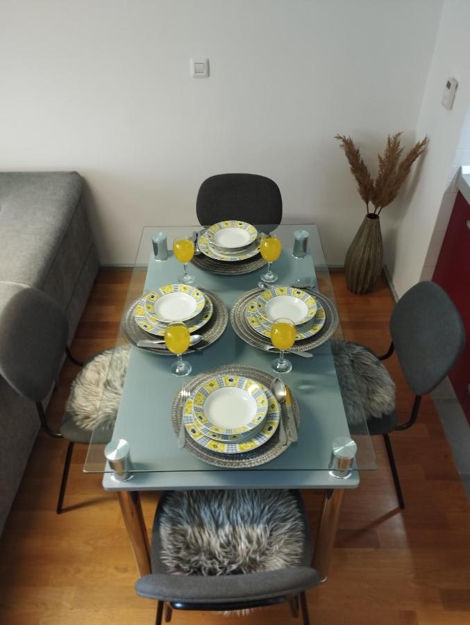 ספליט Bella Vista - Cozy Apartments With Easy Check-In And Free Parking מראה חיצוני תמונה