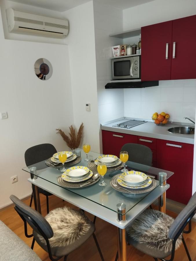 ספליט Bella Vista - Cozy Apartments With Easy Check-In And Free Parking מראה חיצוני תמונה