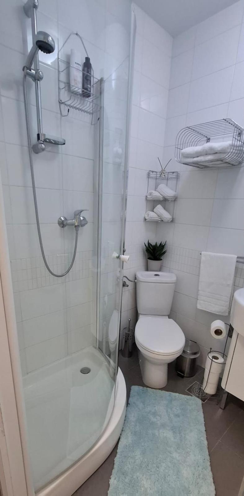 ספליט Bella Vista - Cozy Apartments With Easy Check-In And Free Parking מראה חיצוני תמונה