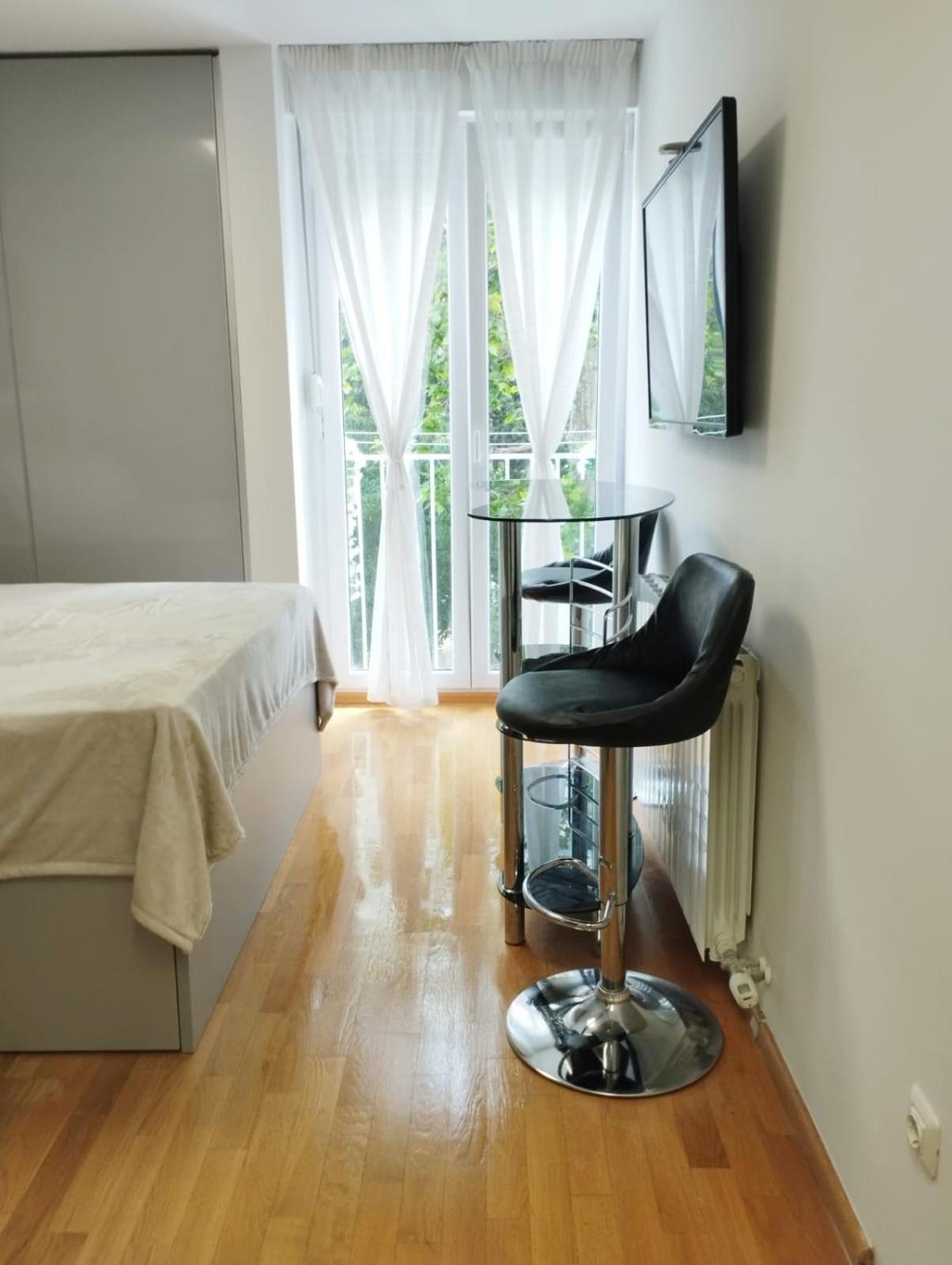 ספליט Bella Vista - Cozy Apartments With Easy Check-In And Free Parking מראה חיצוני תמונה