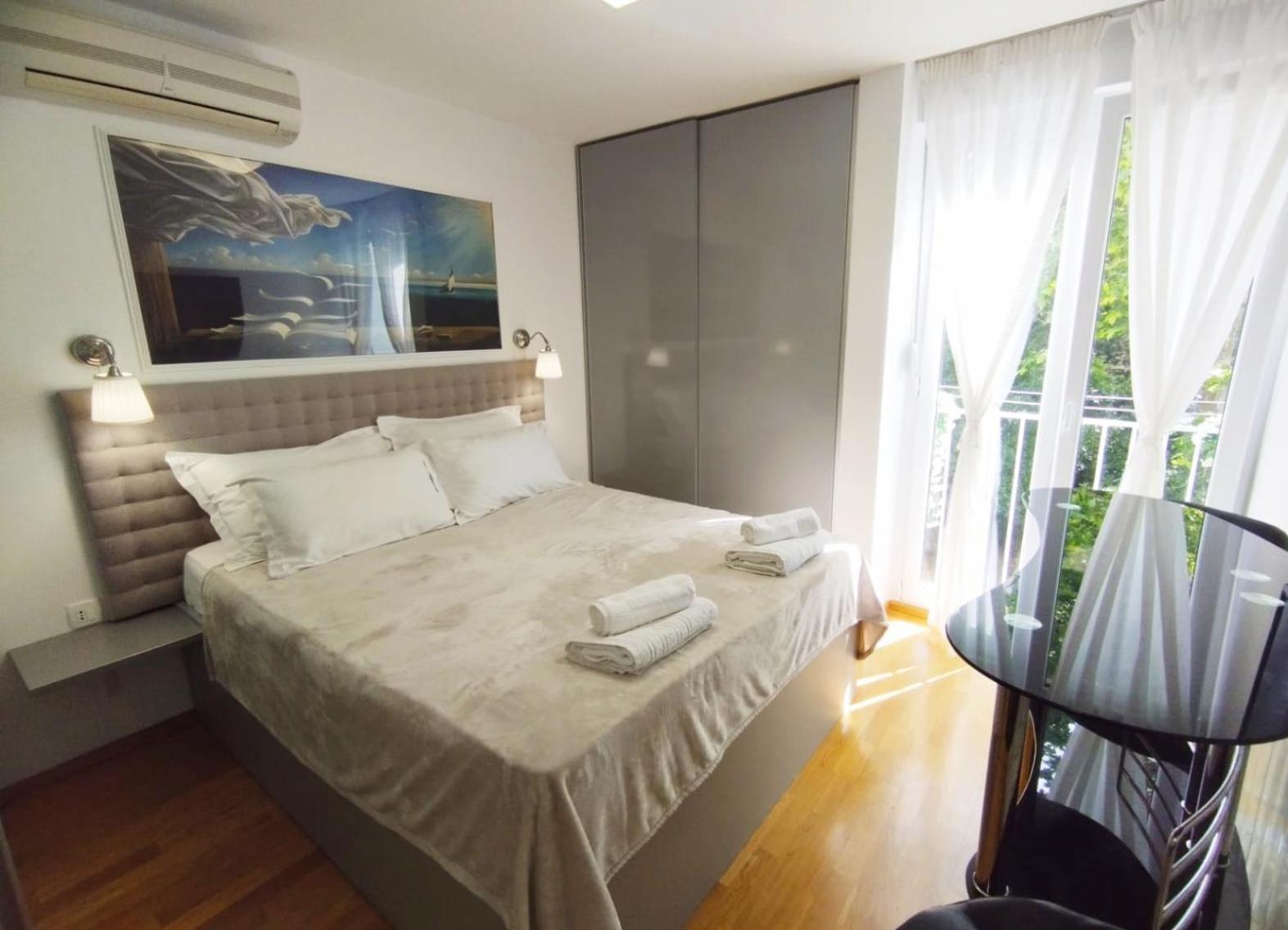 ספליט Bella Vista - Cozy Apartments With Easy Check-In And Free Parking מראה חיצוני תמונה